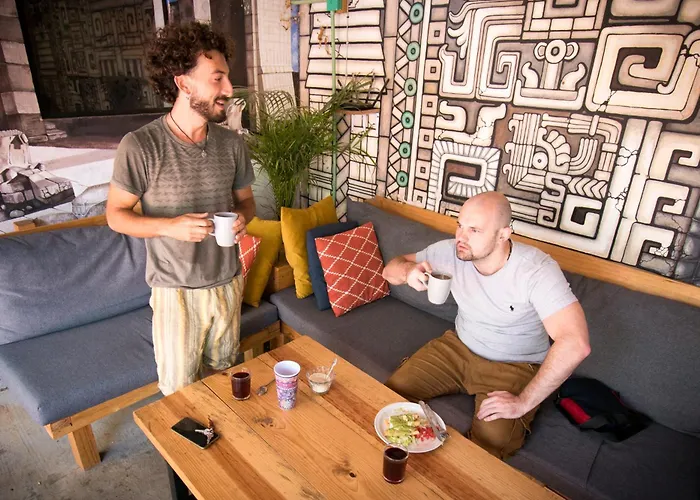 13 Cielos Hostel & Coworking